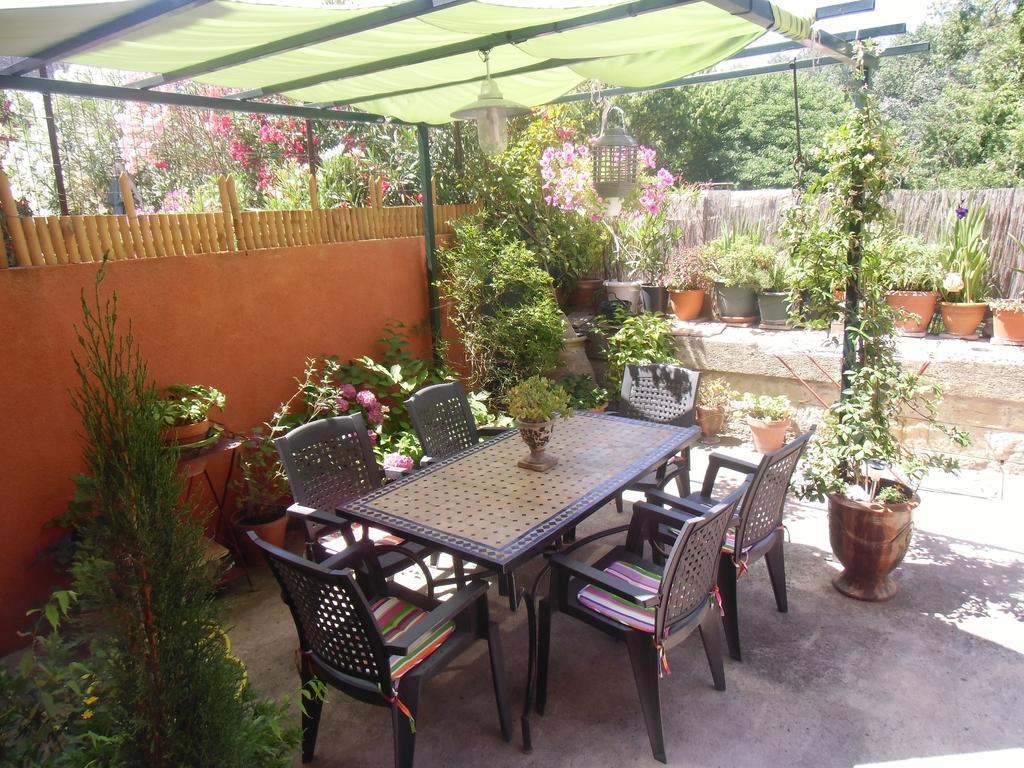 Petit Grenier Douillet De Cathie Bed & Breakfast โรกมอเร ภายนอก รูปภาพ