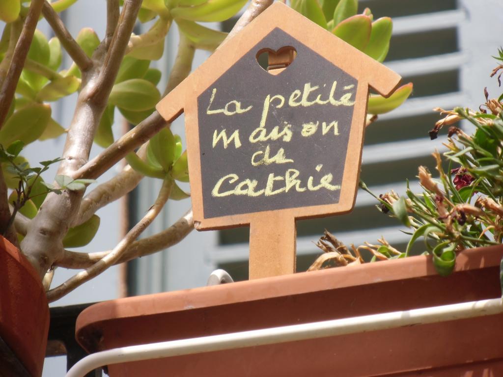 Petit Grenier Douillet De Cathie Bed & Breakfast โรกมอเร ภายนอก รูปภาพ