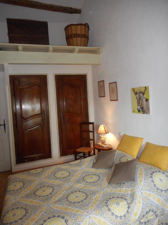 Petit Grenier Douillet De Cathie Bed & Breakfast โรกมอเร ภายนอก รูปภาพ