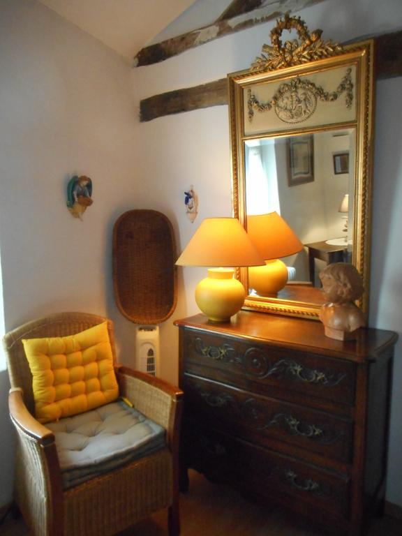 Petit Grenier Douillet De Cathie Bed & Breakfast โรกมอเร ภายนอก รูปภาพ